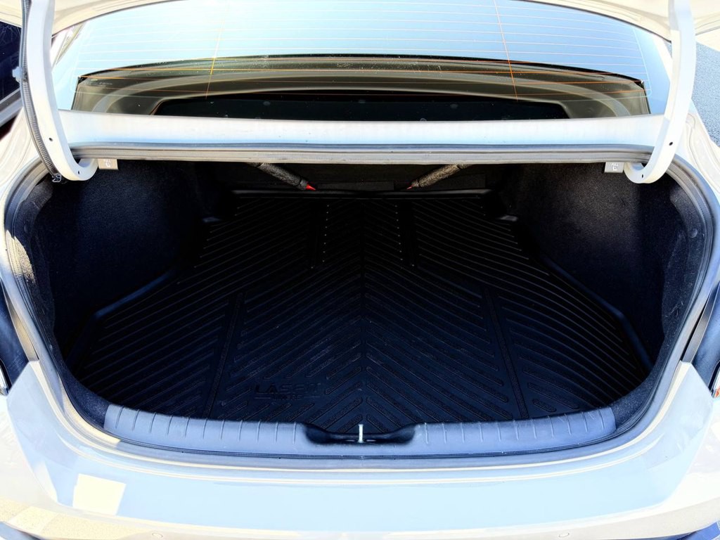 2022 Hyundai Elantra Image 41