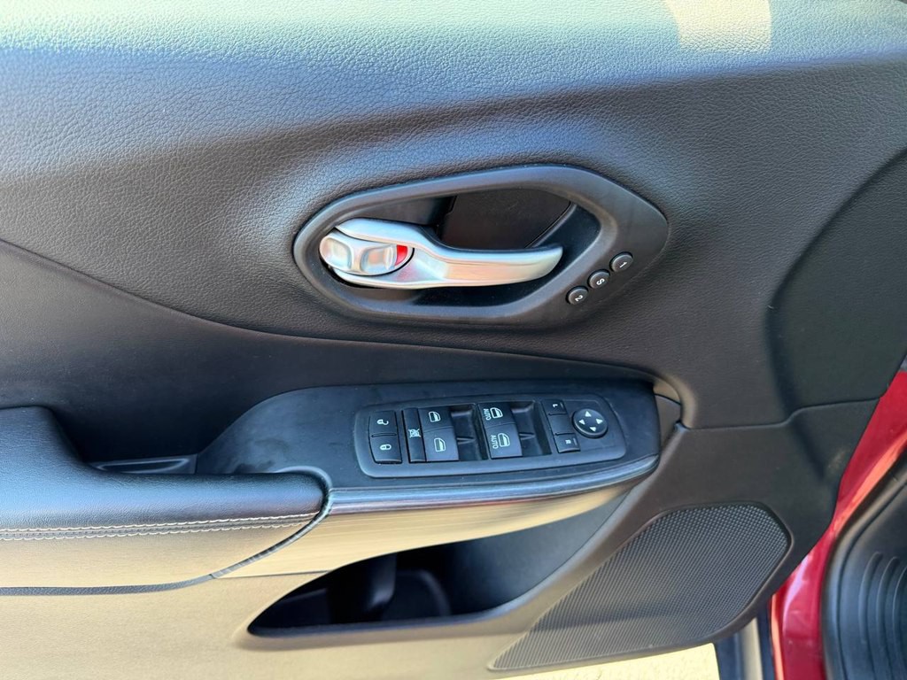 2014 Jeep Cherokee Image 16