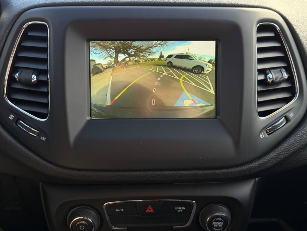 2021 Jeep Compass Image 26