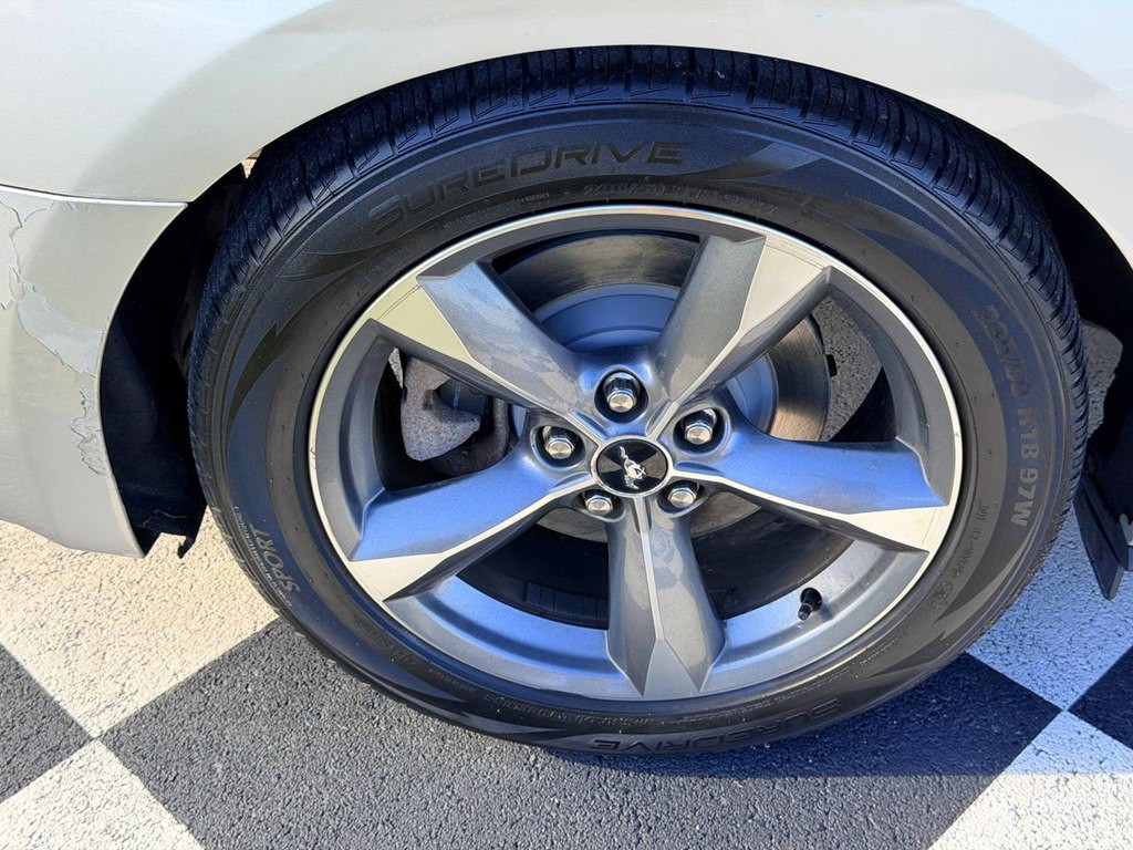 2015 Ford Mustang Image 38