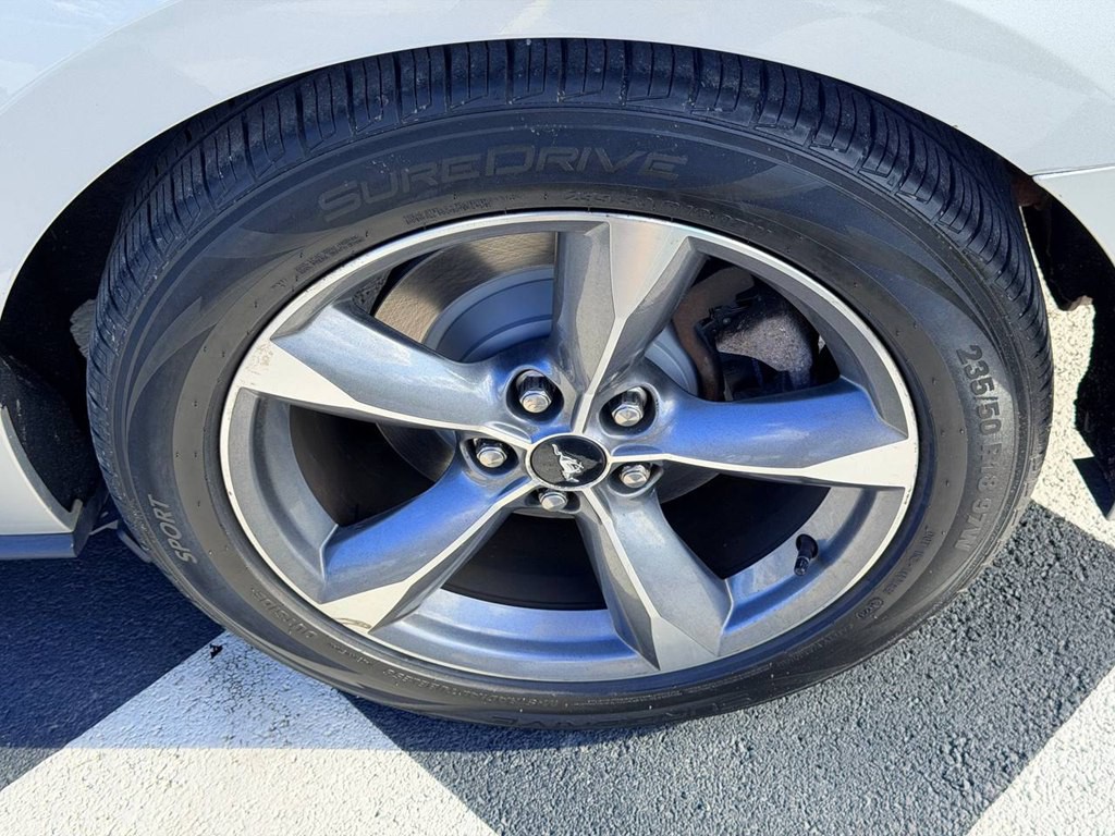 2015 Ford Mustang Image 39