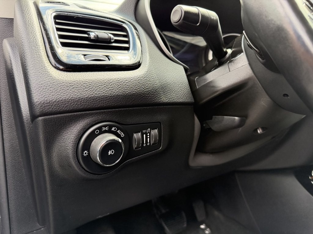 2018 Jeep Compass Image 36