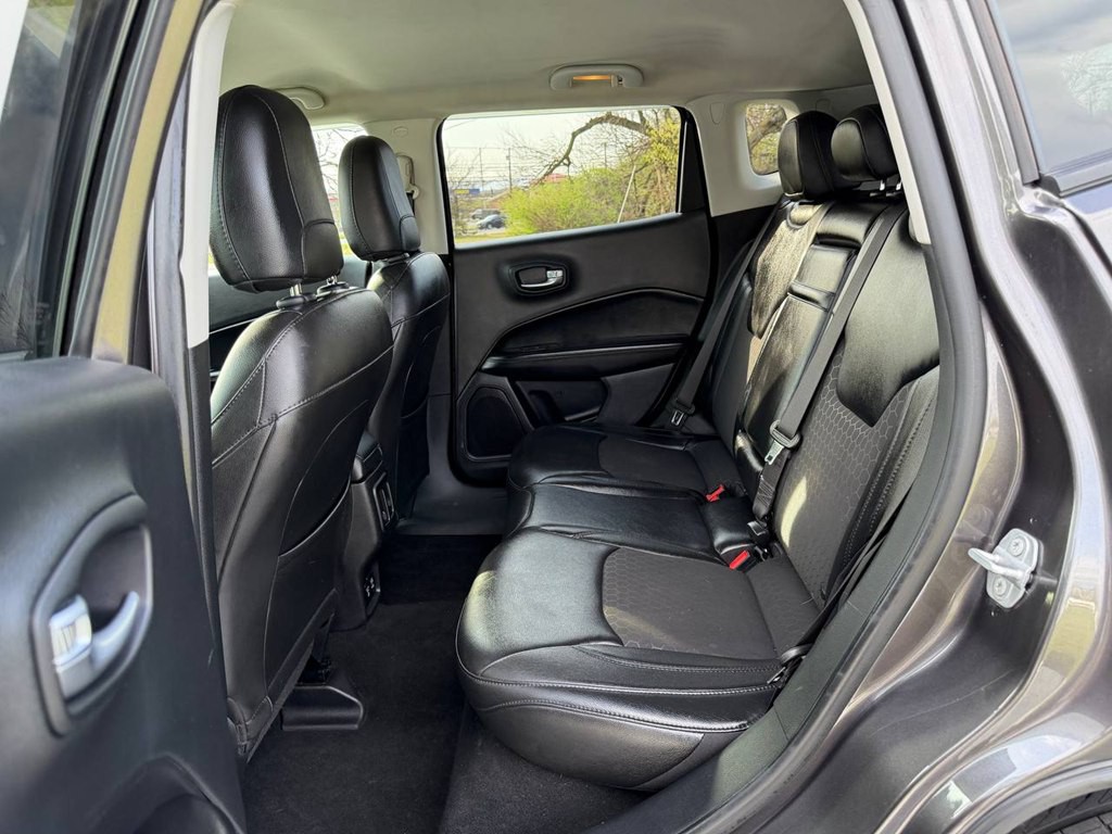 2018 Jeep Compass Image 38