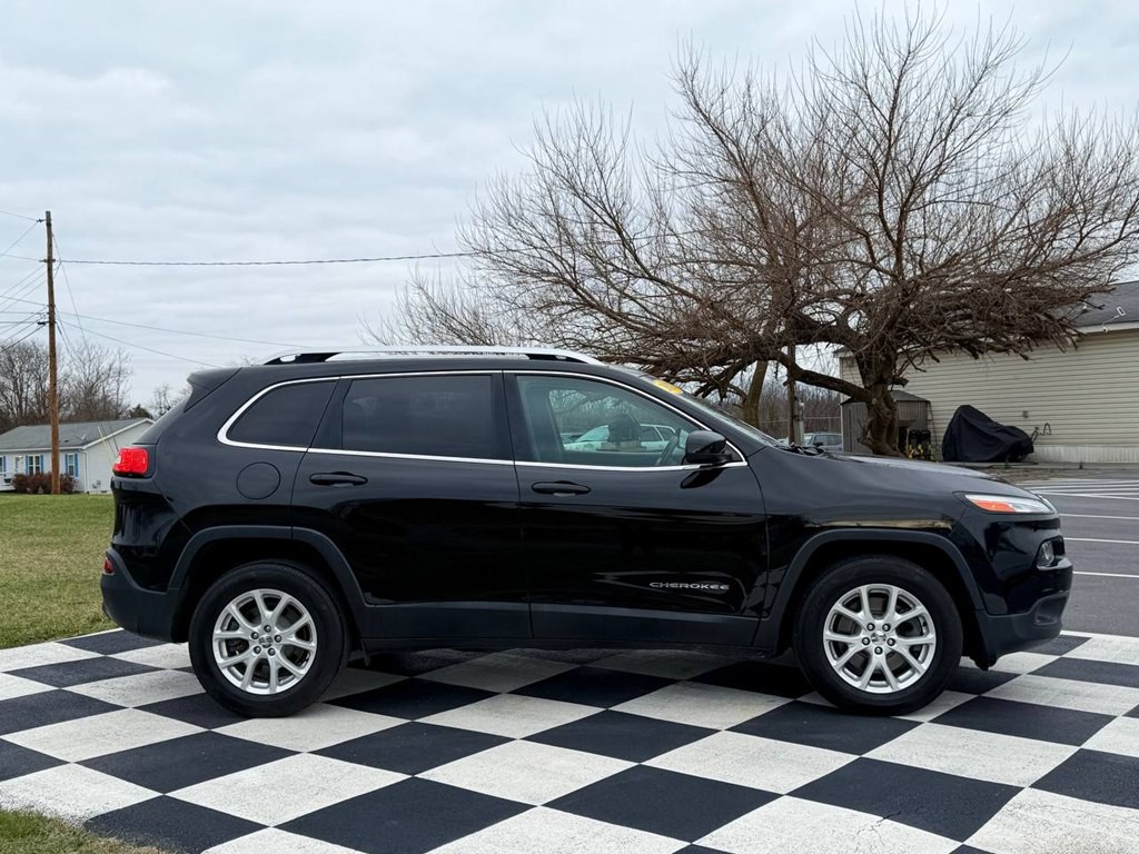 2017 Jeep Cherokee Image 8