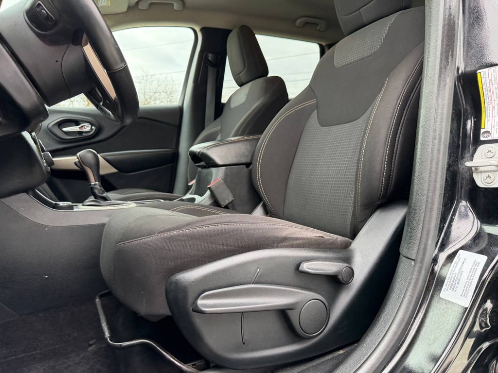 2017 Jeep Cherokee Image 17