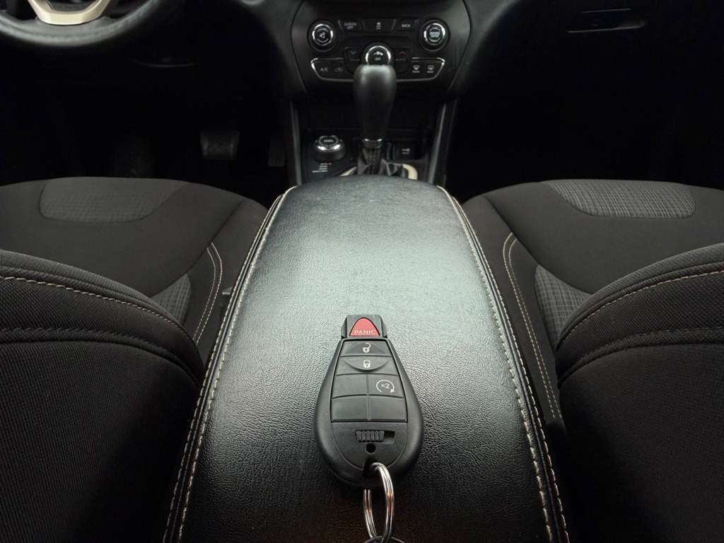 2017 Jeep Cherokee Image 42