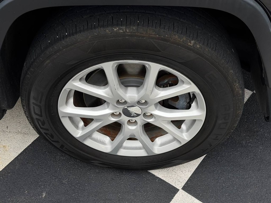 2017 Jeep Cherokee Image 43