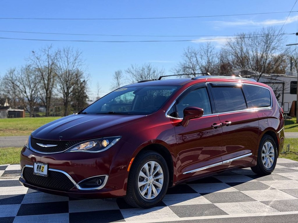 2019 Chrysler Pacifica Image 2