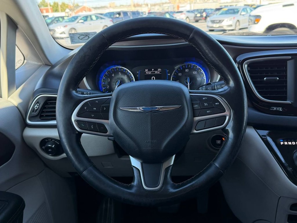 2019 Chrysler Pacifica Image 19