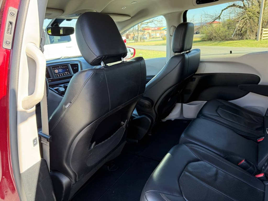 2019 Chrysler Pacifica Image 36