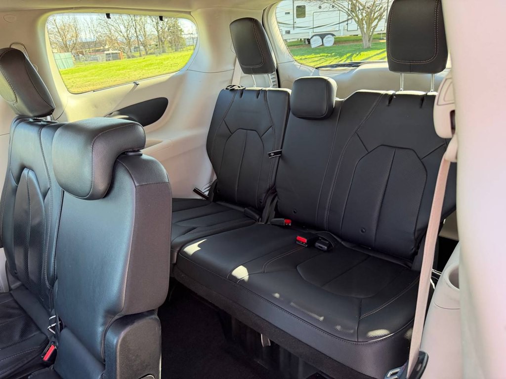 2019 Chrysler Pacifica Image 37