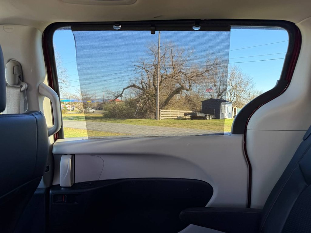 2019 Chrysler Pacifica Image 38