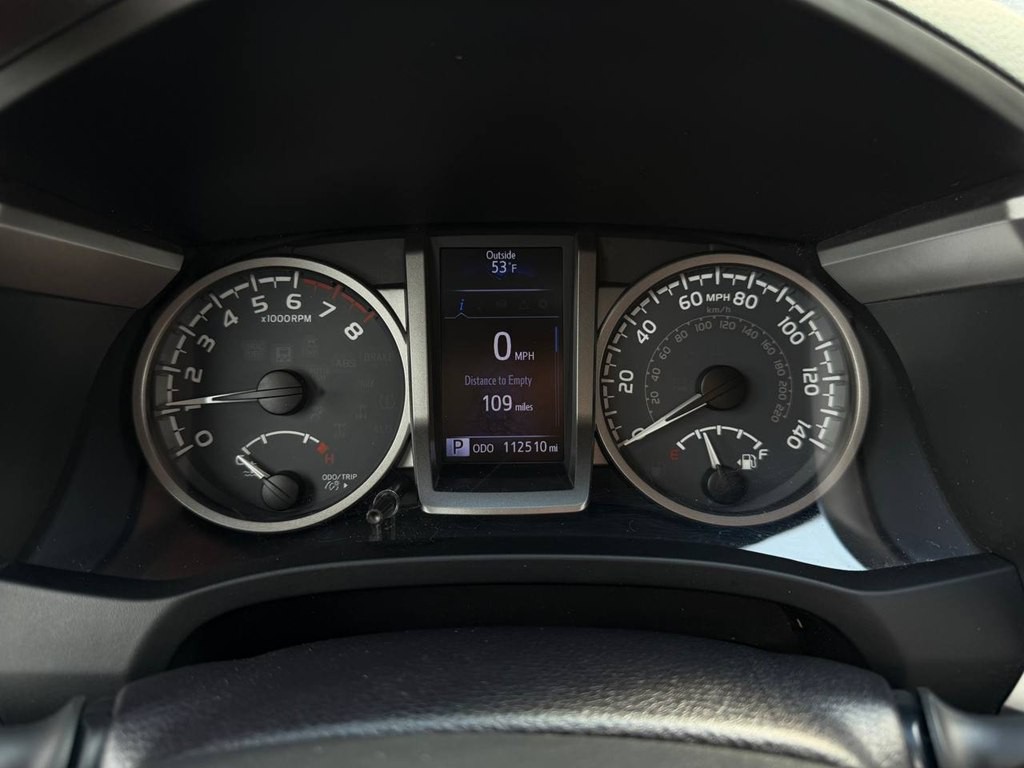 2016 Toyota Tacoma Image 24