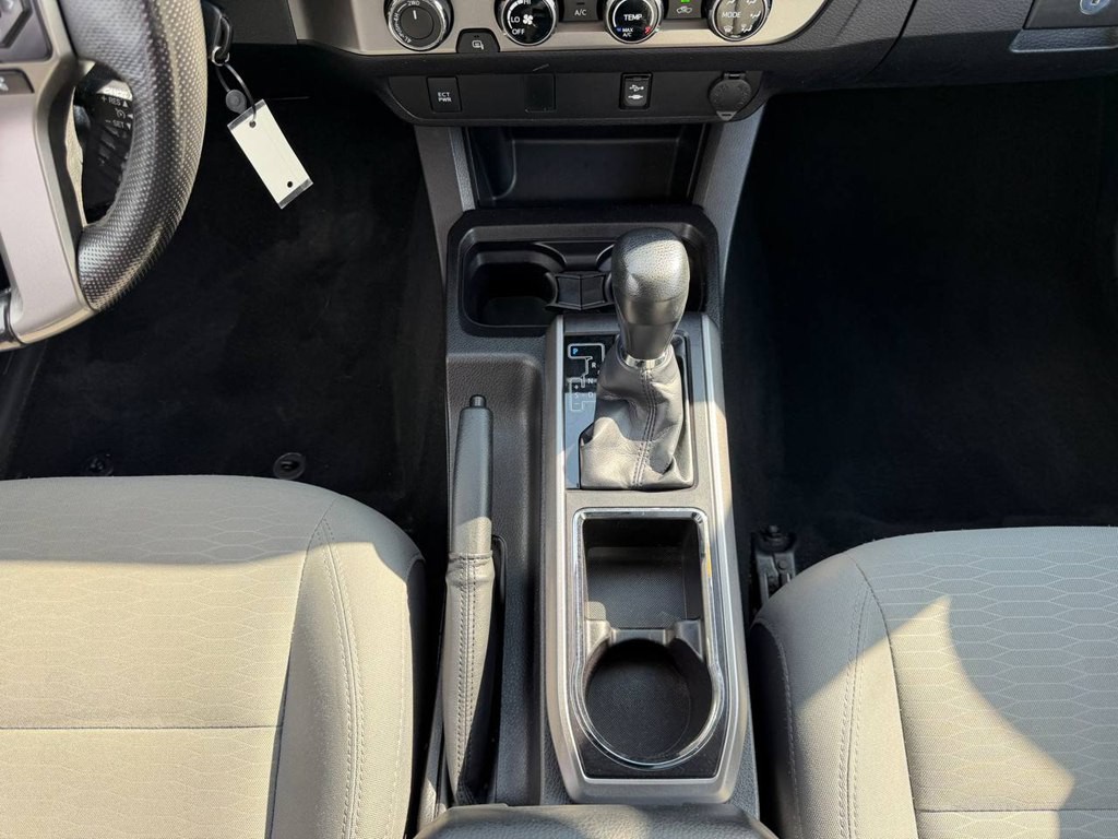 2016 Toyota Tacoma Image 30