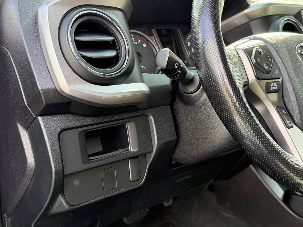2016 Toyota Tacoma Image 34
