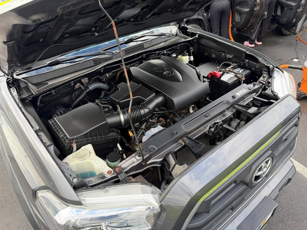 2016 Toyota Tacoma Image 38