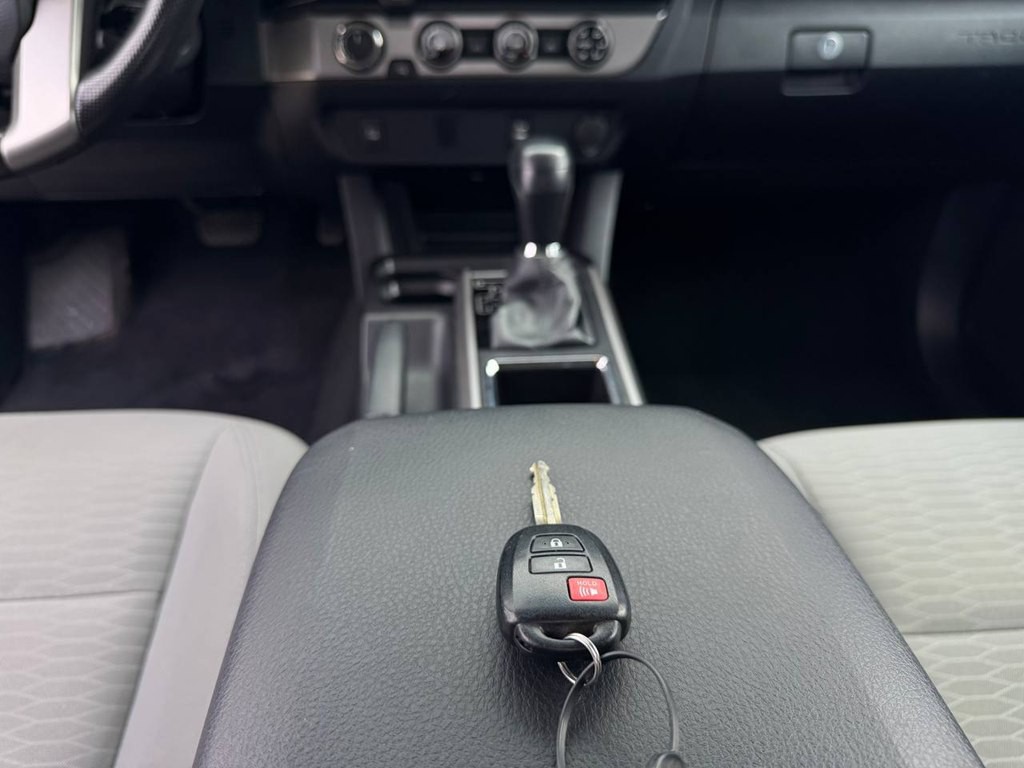 2016 Toyota Tacoma Image 39