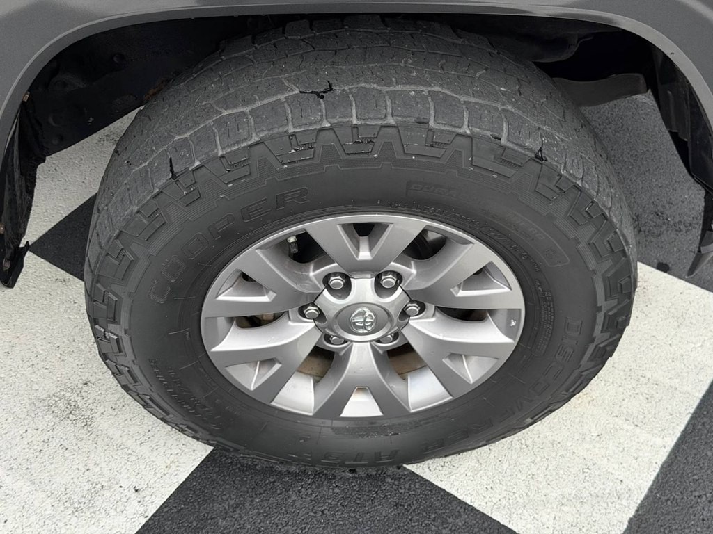 2016 Toyota Tacoma Image 40