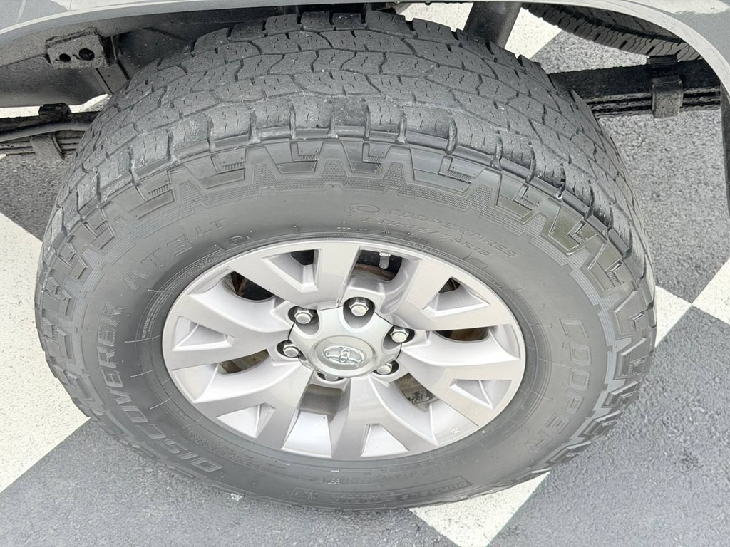 2016 Toyota Tacoma Image 43