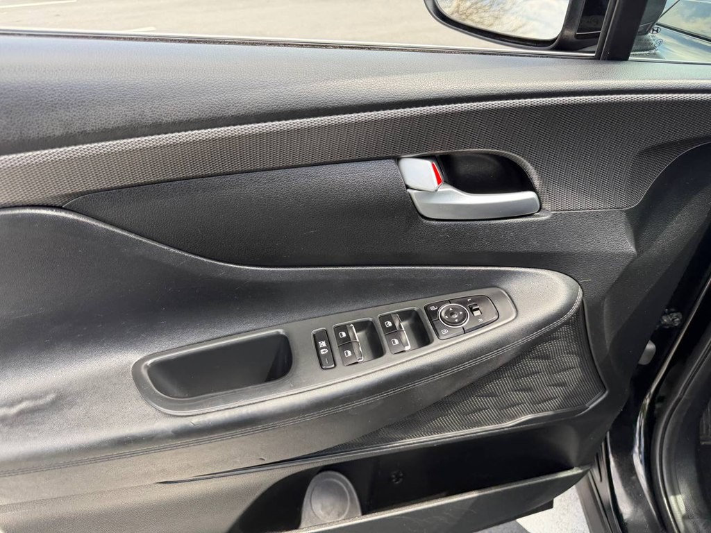 2019 Hyundai Santa Fe Image 16