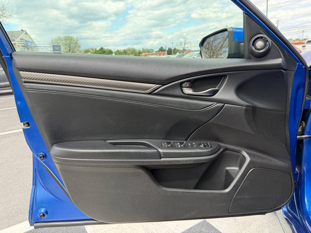 2017 Honda Civic Image 16