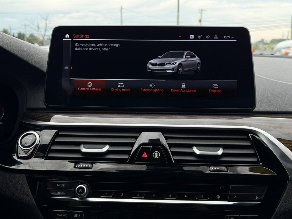 2021 BMW 5 Series Image 30