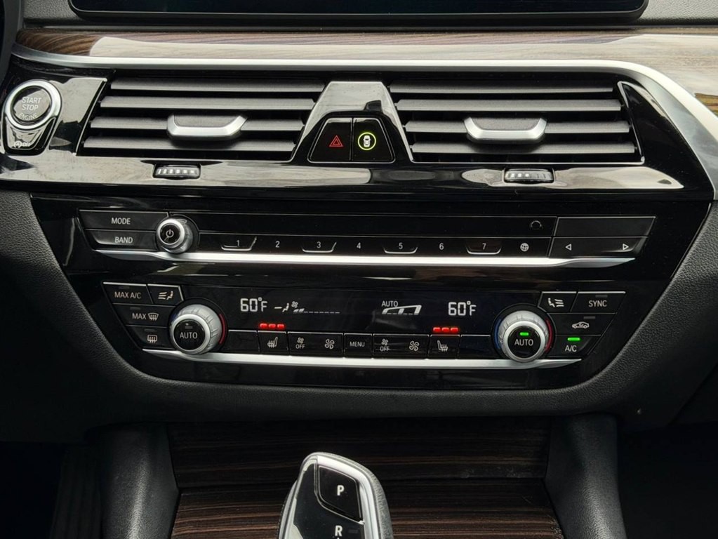 2021 BMW 5 Series Image 32