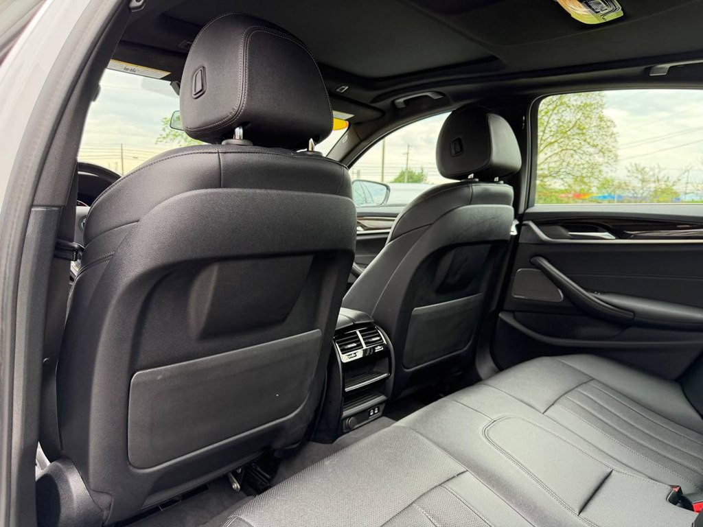 2021 BMW 5 Series Image 41