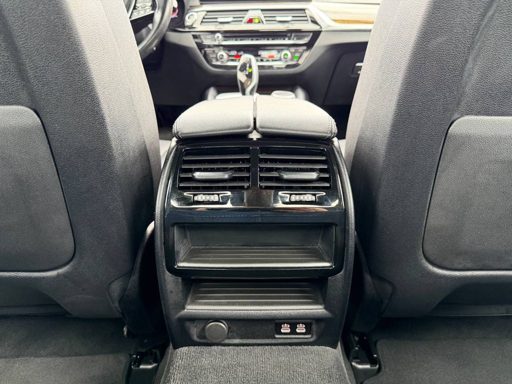 2021 BMW 5 Series Image 42
