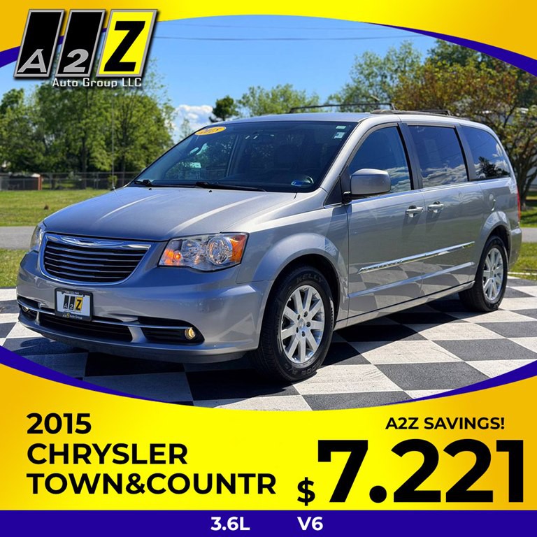 2015 Chrysler Town & Country Image 1