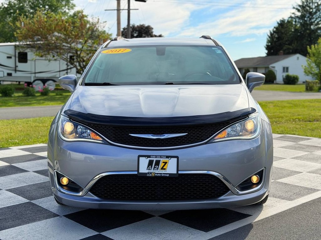 2017 Chrysler Pacifica Image 3