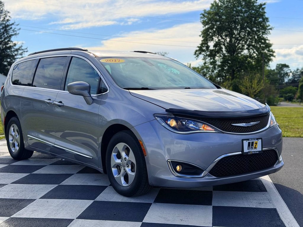 2017 Chrysler Pacifica Image 4