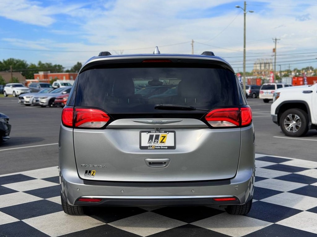 2017 Chrysler Pacifica Image 6