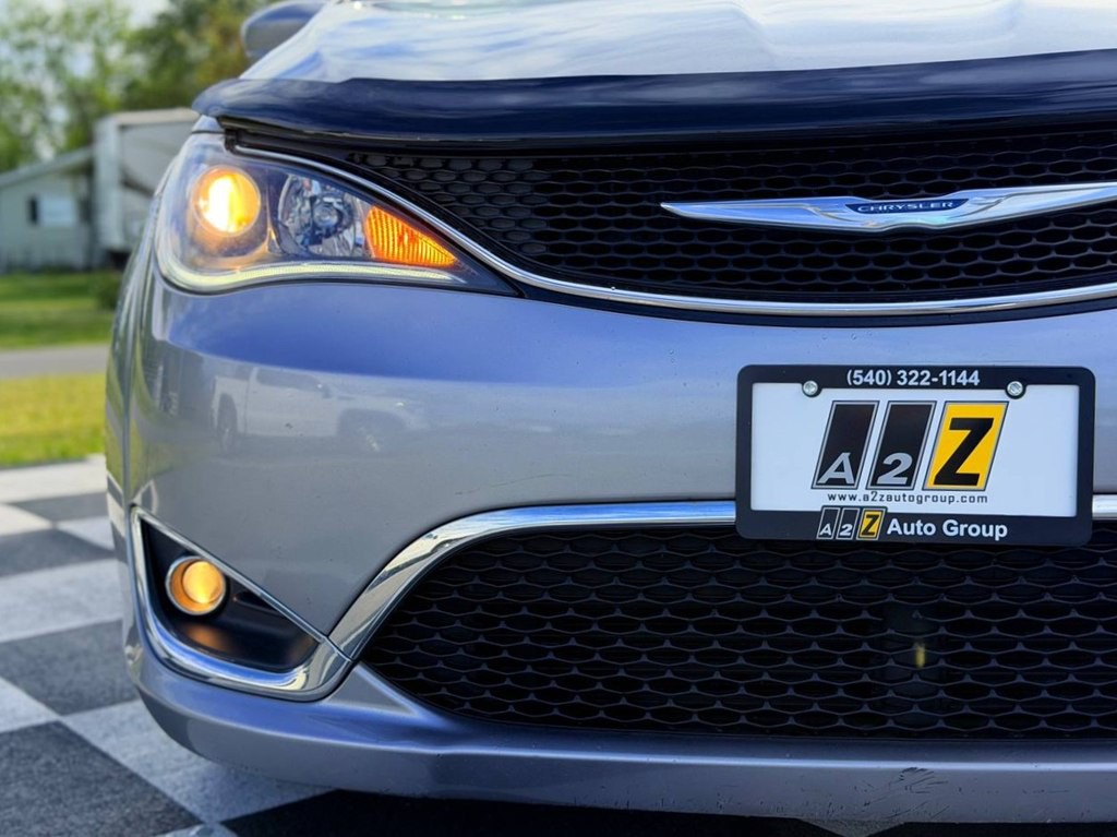 2017 Chrysler Pacifica Image 10