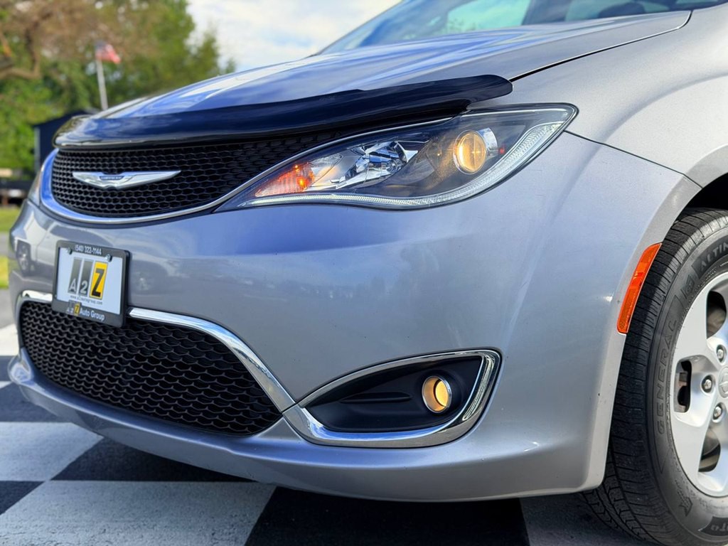 2017 Chrysler Pacifica Image 11