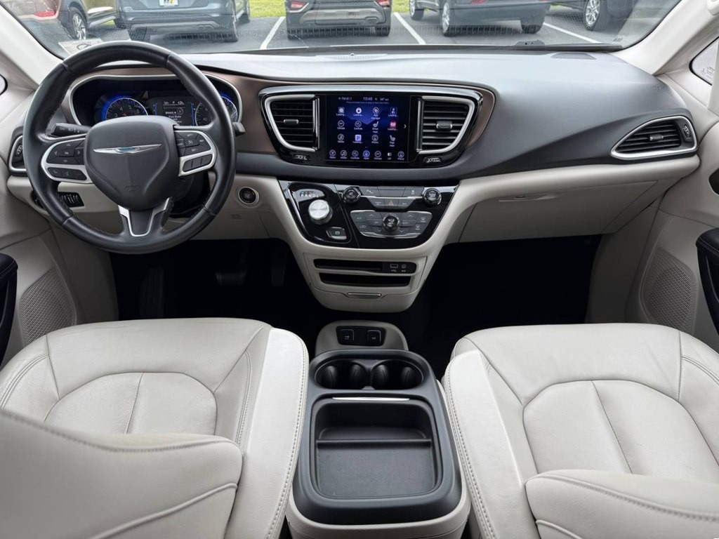 2017 Chrysler Pacifica Image 20