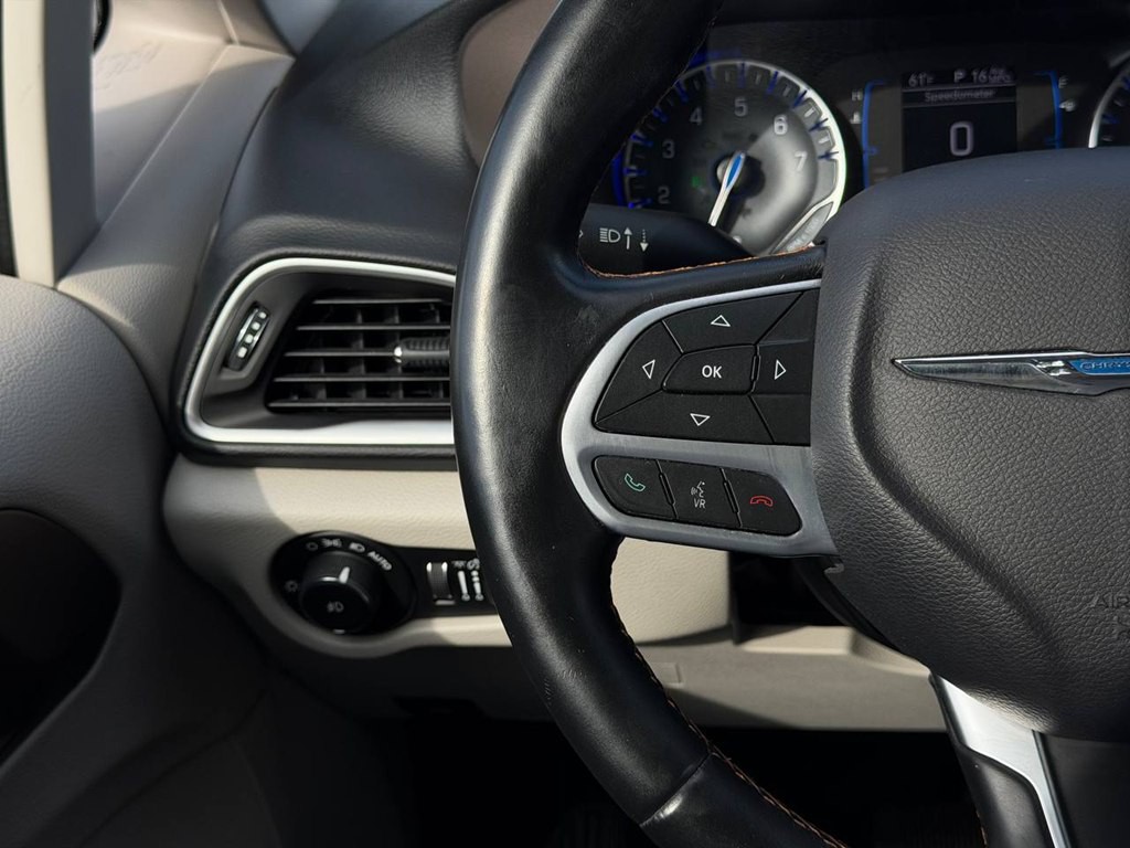 2017 Chrysler Pacifica Image 23