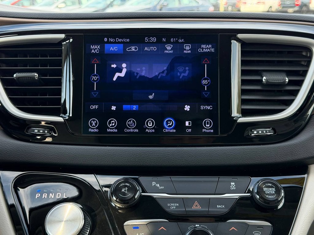 2017 Chrysler Pacifica Image 30
