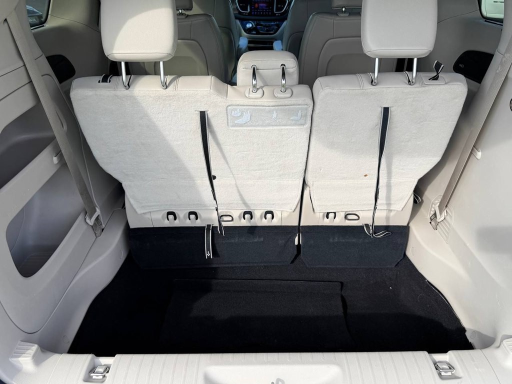 2017 Chrysler Pacifica Image 46