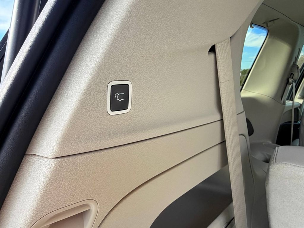 2017 Chrysler Pacifica Image 47
