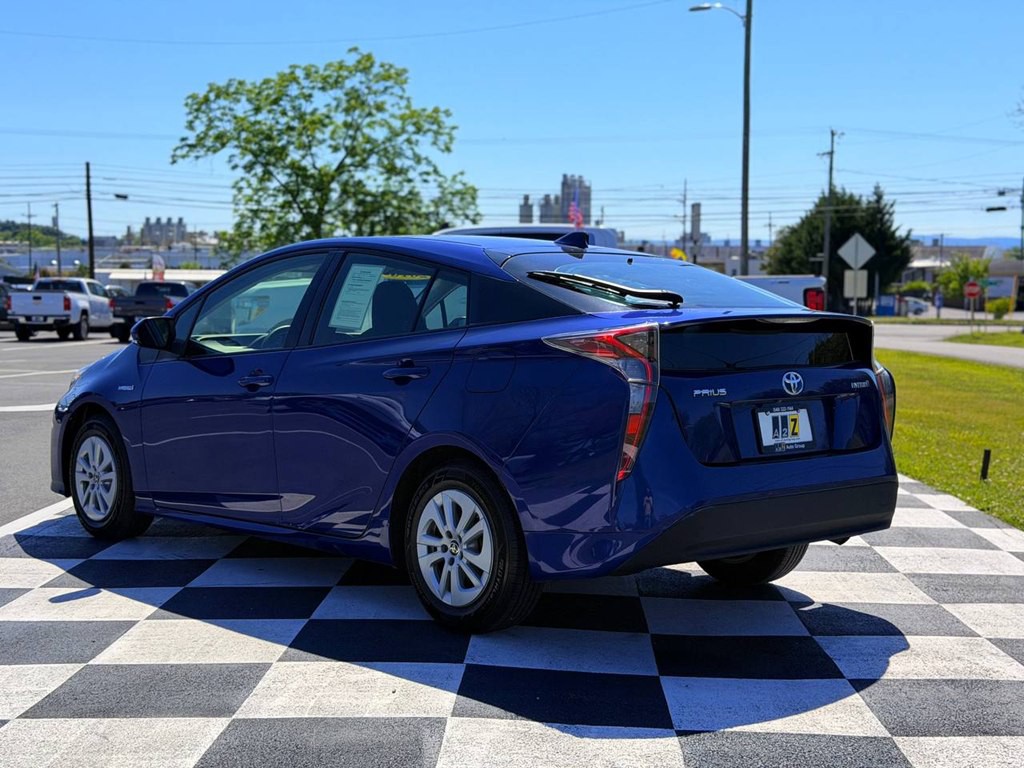 2016 Toyota Prius Image 7