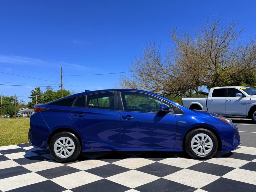 2016 Toyota Prius Image 8