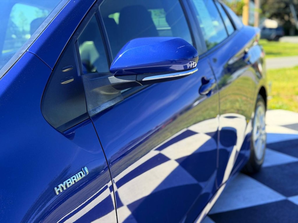 2016 Toyota Prius Image 12
