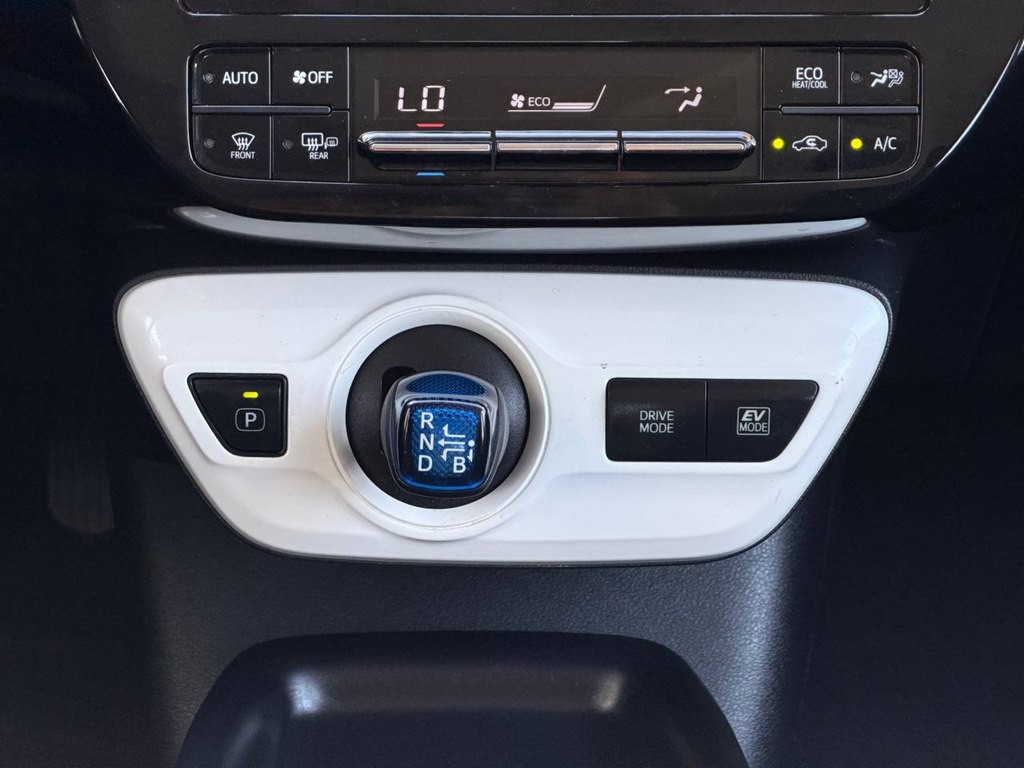 2016 Toyota Prius Image 26