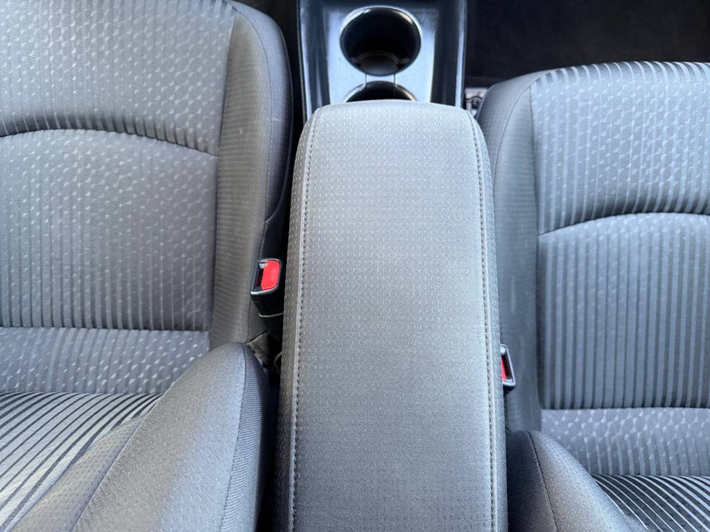 2016 Toyota Prius Image 28