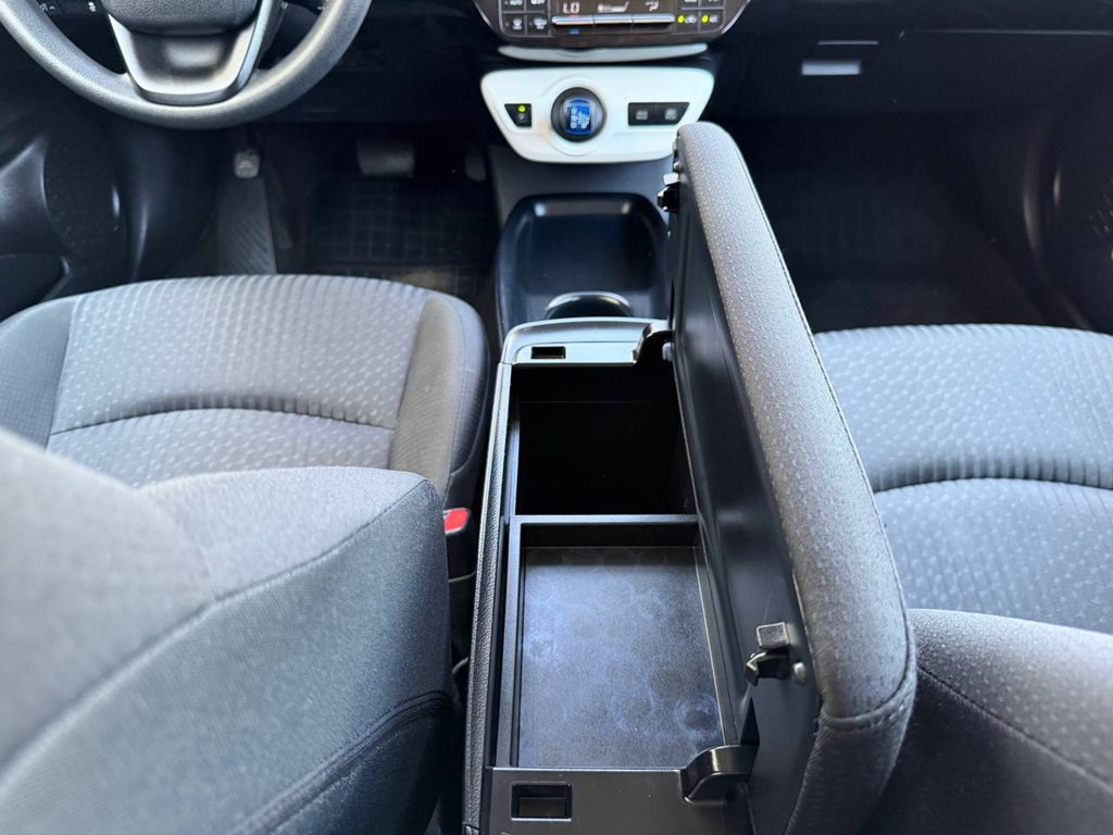 2016 Toyota Prius Image 29