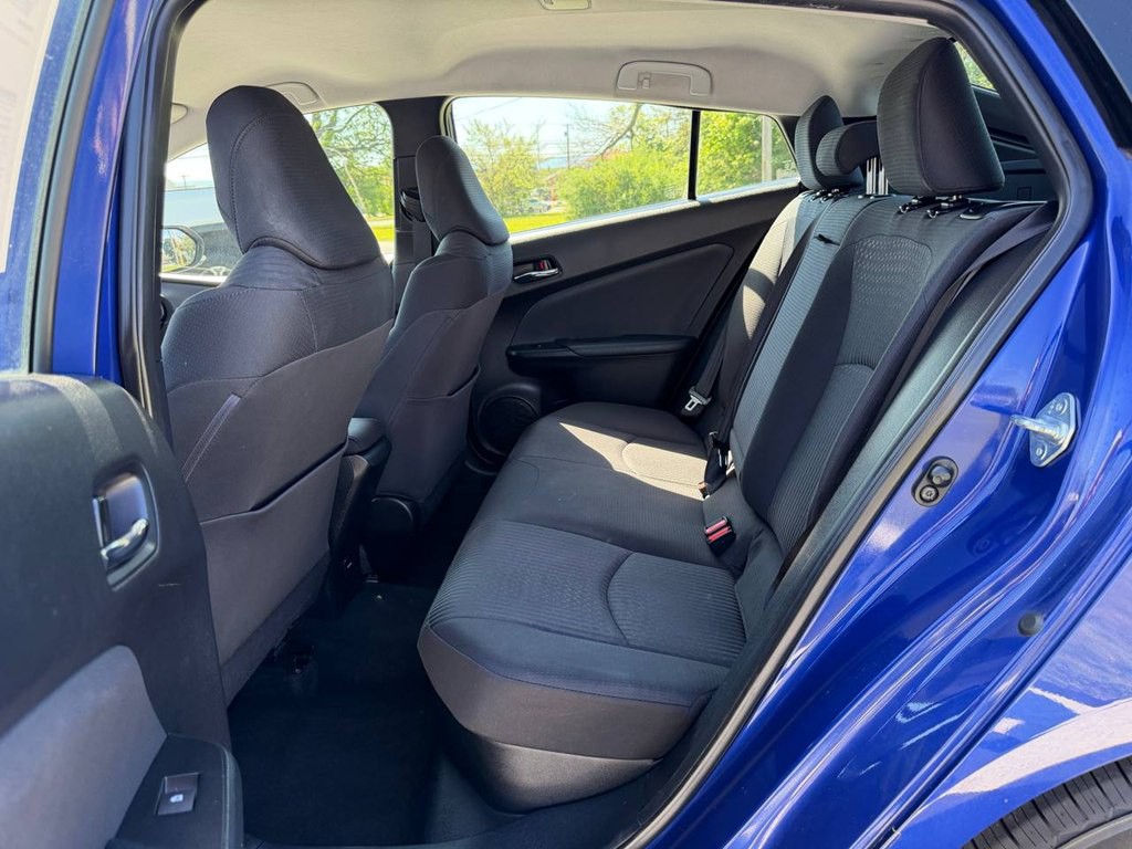 2016 Toyota Prius Image 33