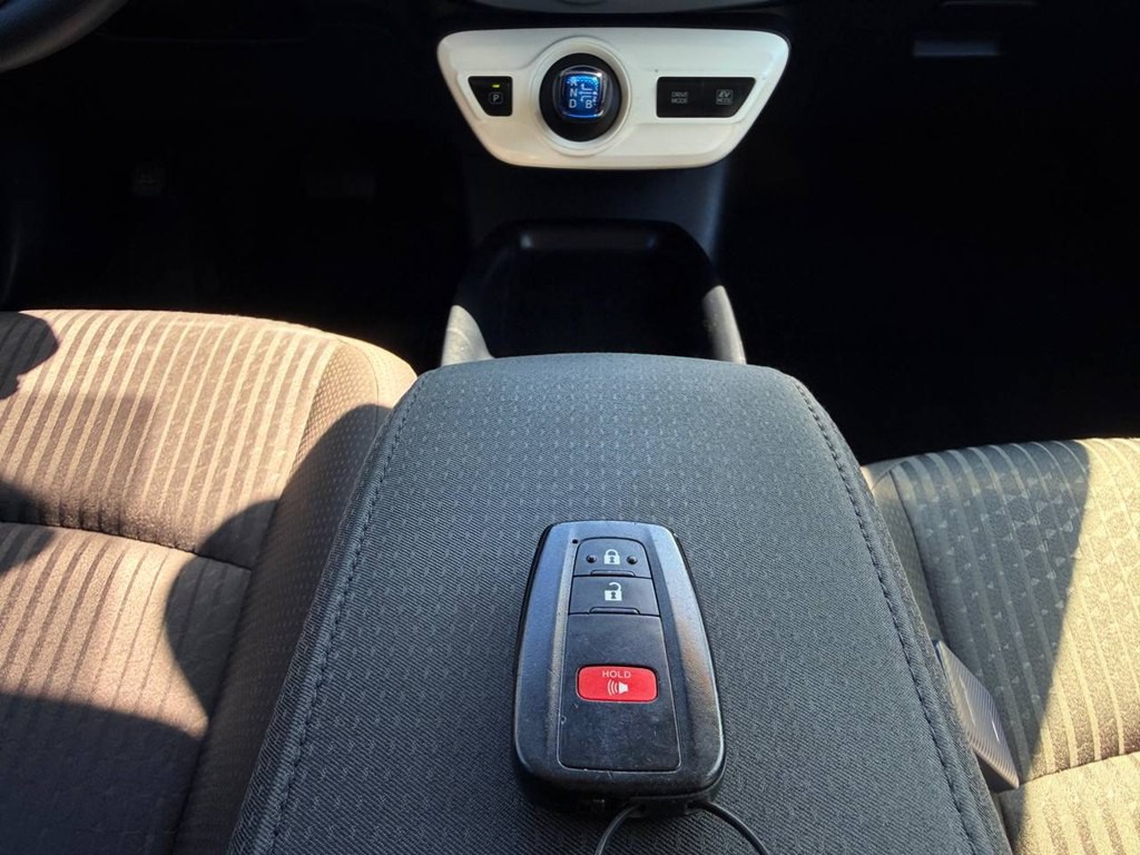 2016 Toyota Prius Image 38