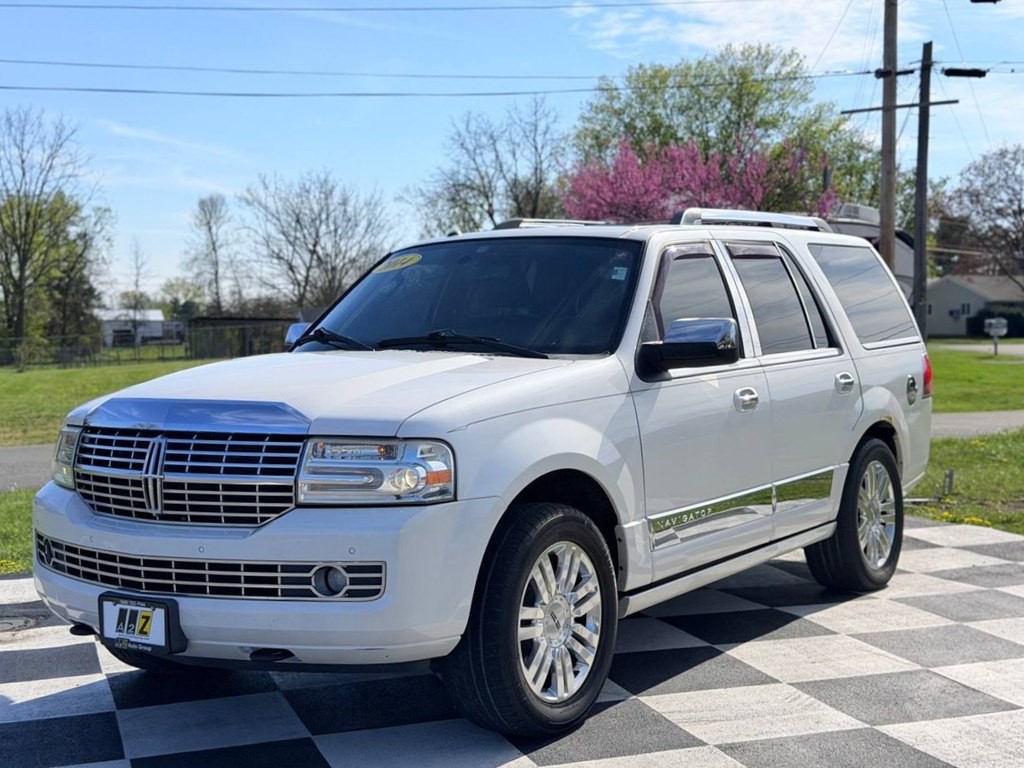 2014 Lincoln Navigator Image 2