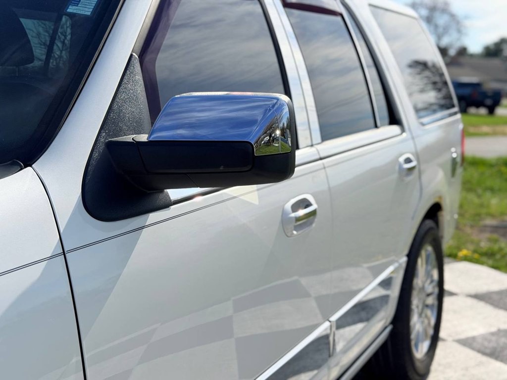 2014 Lincoln Navigator Image 12